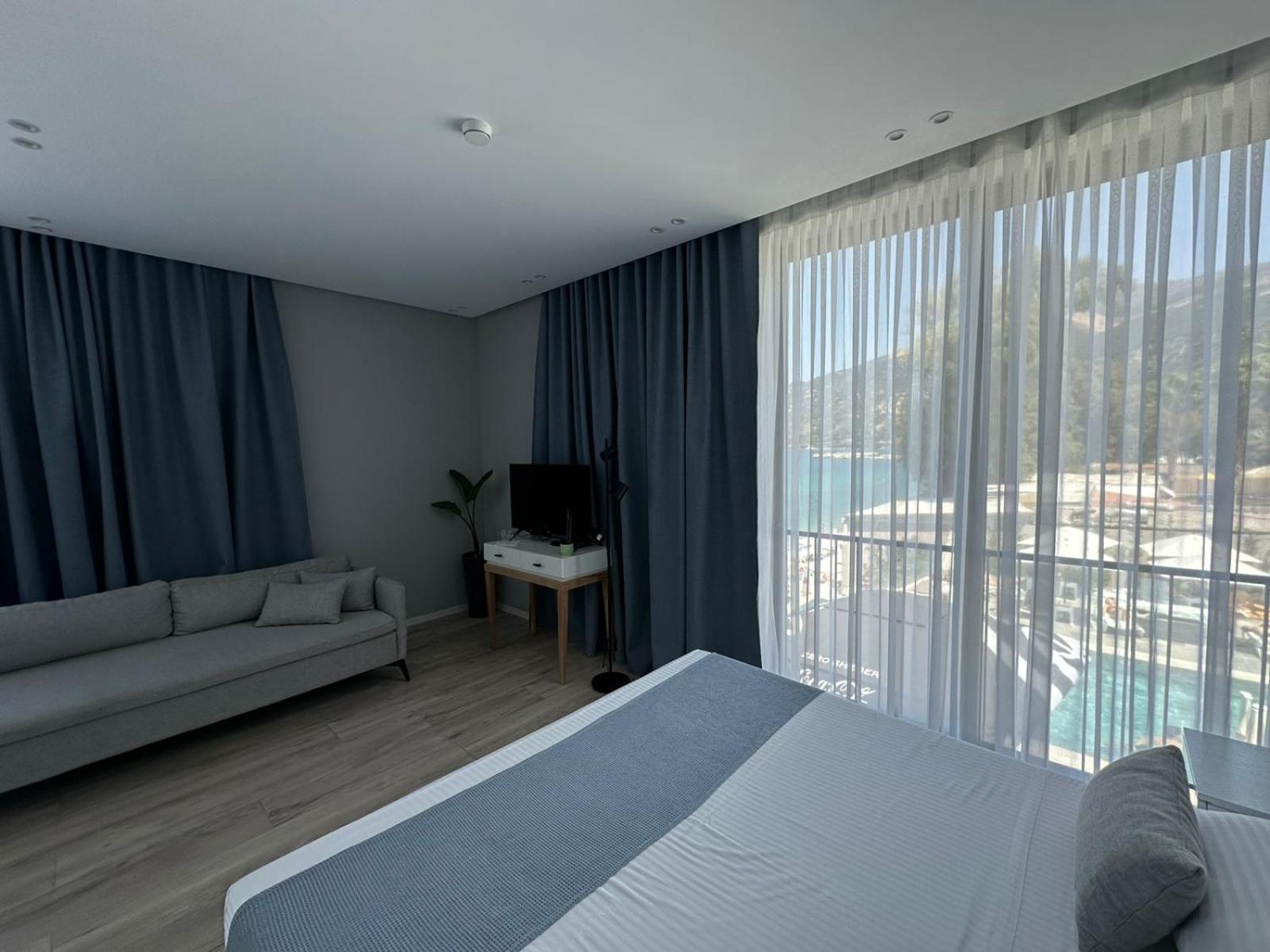 Dukes Albania Hotel Radhimë Екстериор снимка