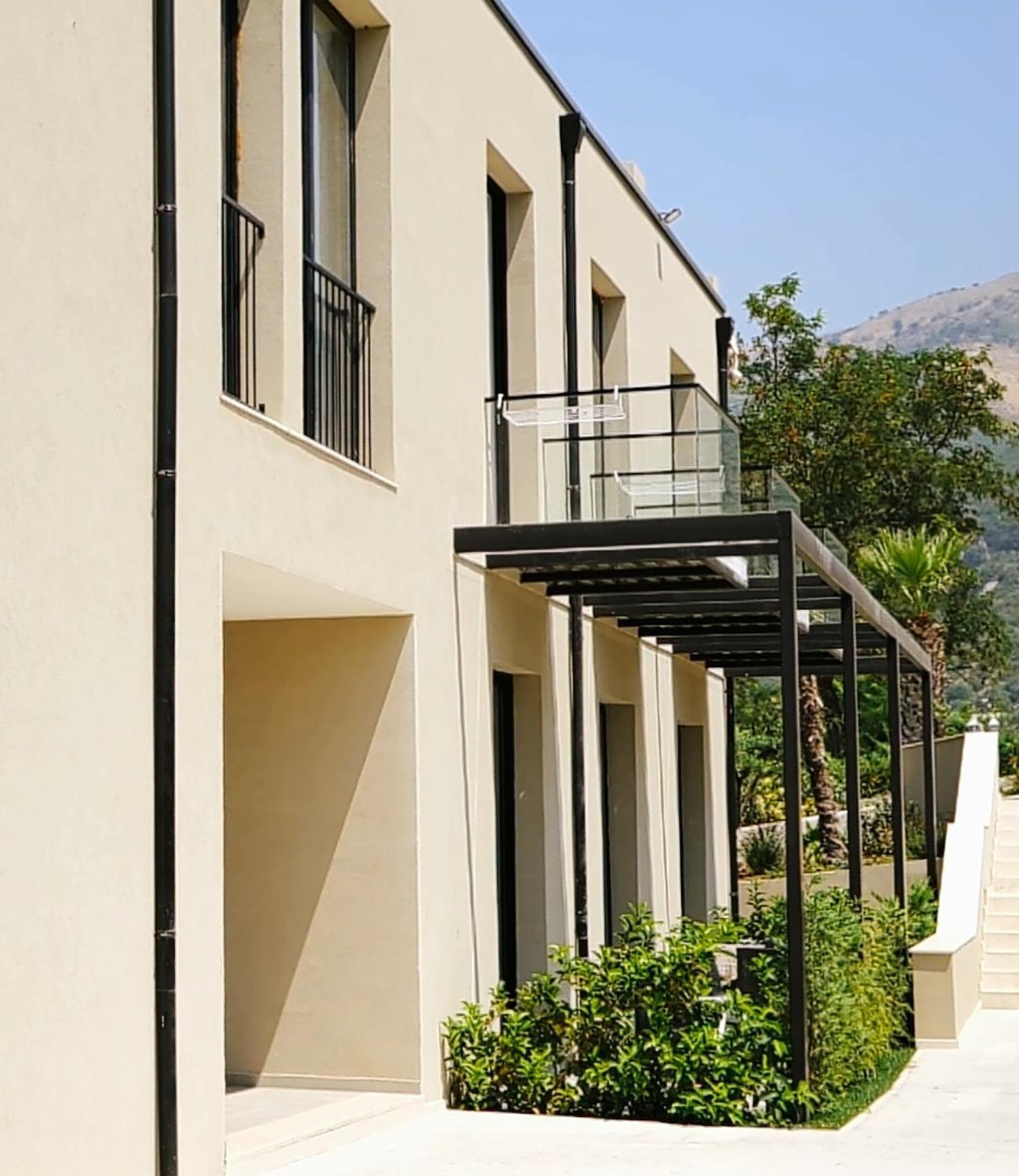 Dukes Albania Hotel Radhimë Екстериор снимка